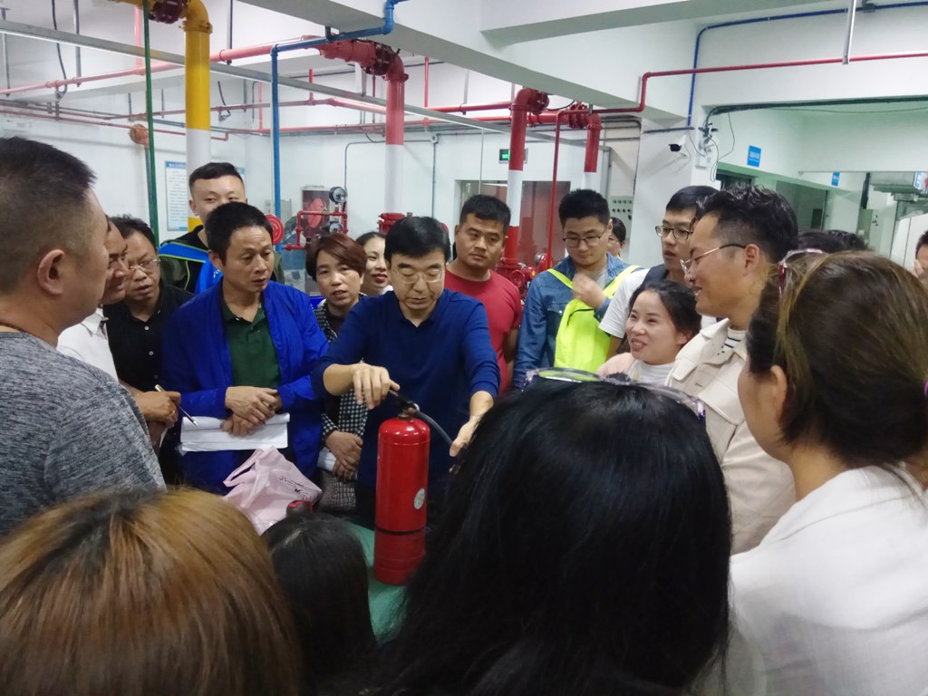 老師 (2).jpg 老師 (2).jpg